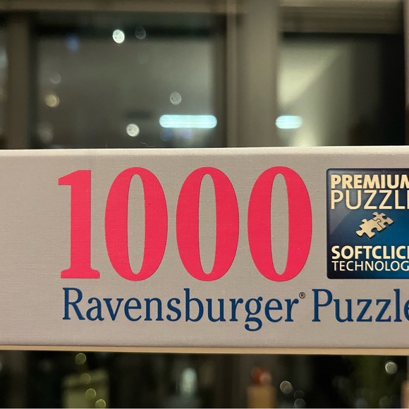 1000 piece puzzle- complete - Picture 2 of 2